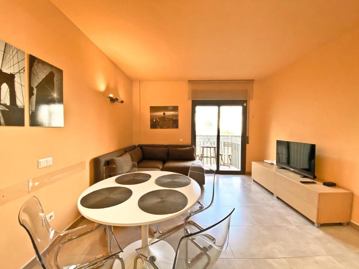 Urban Manresa-City Center Apartment With Balcony מראה חיצוני תמונה