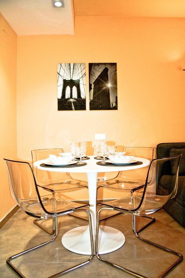 Urban Manresa-City Center Apartment With Balcony מראה חיצוני תמונה